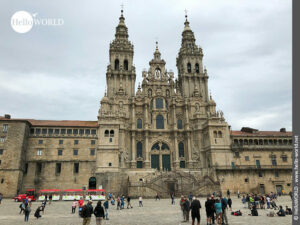 Das Foto zeigt die Kathedrale in Santiago de Compostela, Endpunkt des Camino Portugues Central.