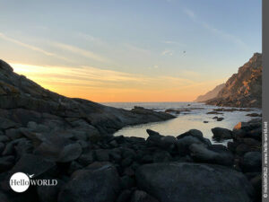 Hier sieht man einen Sonnenuntergang auf den Cies Inseln.