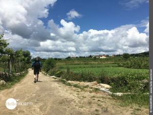Hier sieht man Nico auf einem Wanderweg in der N&auml;he von Aborim.
