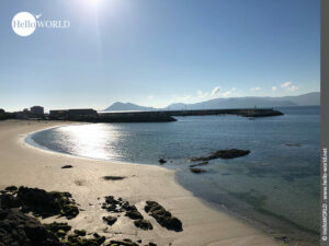 Im Abendlicht: die Küste bei Porto do Son Hier sieht man den Praia do Cruceiro in der Nähe von Porto do Son.