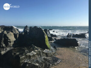 Felsenmeer am Atlantik Hier sieht man Felsen am Strand des Praia de Amorosa.