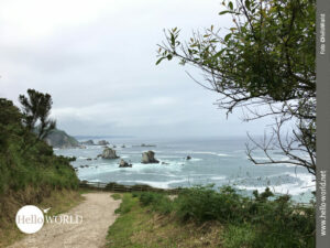 Das Bild zeigt den Blick auf den Atlantik an der spanischen Nordk&uuml;ste zwischen Novellana und Cadavedo.