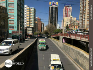 Wolkenkratzer, Reklametafeln - auch das ist La Paz