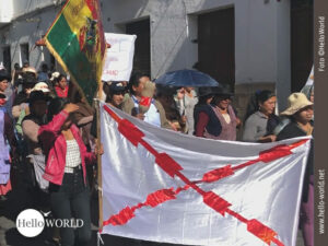 Das Bild, aufgenommen w&auml;hrend unseres &bdquo;Abenteuer 100 Tage S&uuml;damerika&ldquo; in Bolivien zeigt einen von vielen Protestz&uuml;gen der unterschiedlichen Collective, die zum Streik aufgerufen hat.