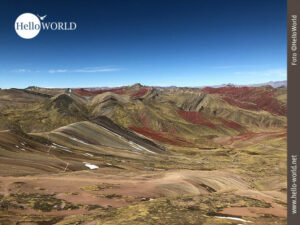 Blick auf das Red Valley Perus Dieses Bild zeigt den Blick auf die roten Berge des Red Valley in Peru.